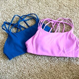 Athleta Sports Bras with criss-cross back! Size S 🩷💙
